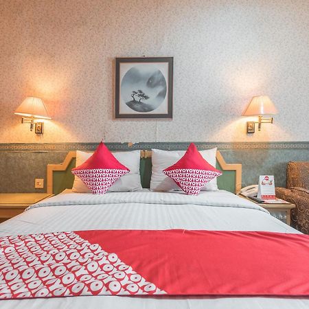 Oyo 671 Hotel Capitol Cakarta Dış mekan fotoğraf