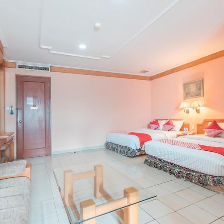 Oyo 671 Hotel Capitol Cakarta Dış mekan fotoğraf