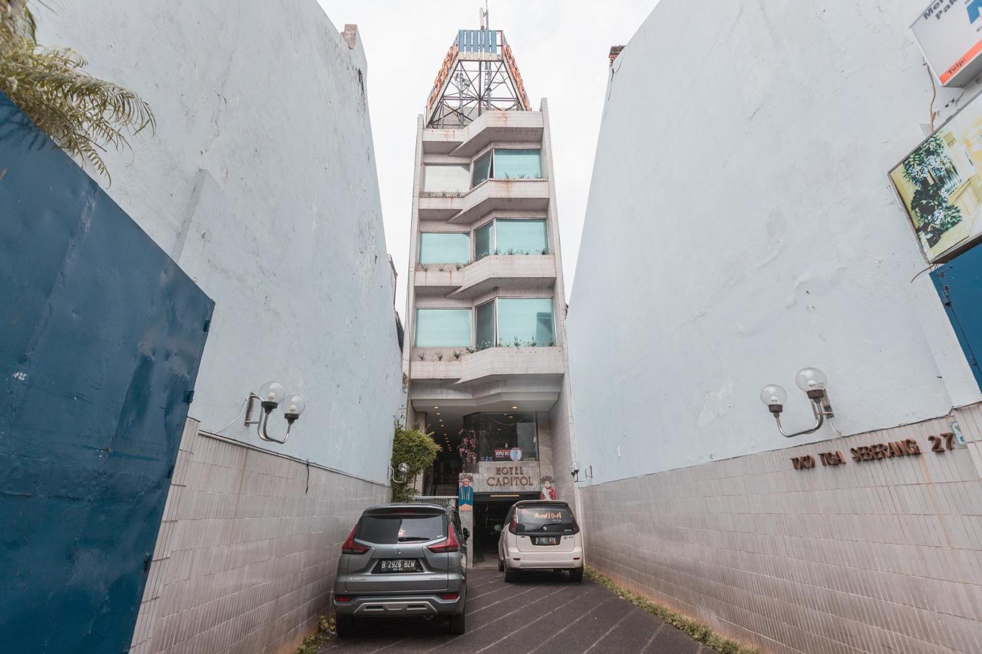 Oyo 671 Hotel Capitol Cakarta Dış mekan fotoğraf