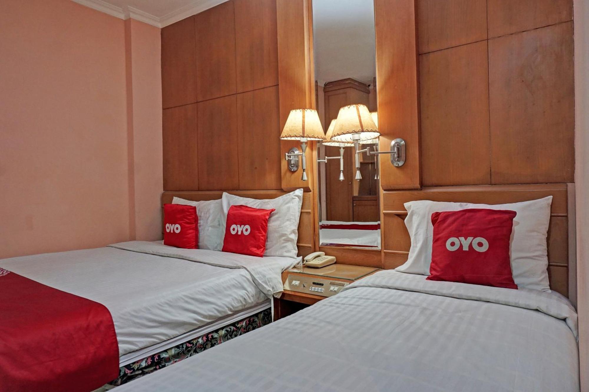 Oyo 671 Hotel Capitol Cakarta Dış mekan fotoğraf