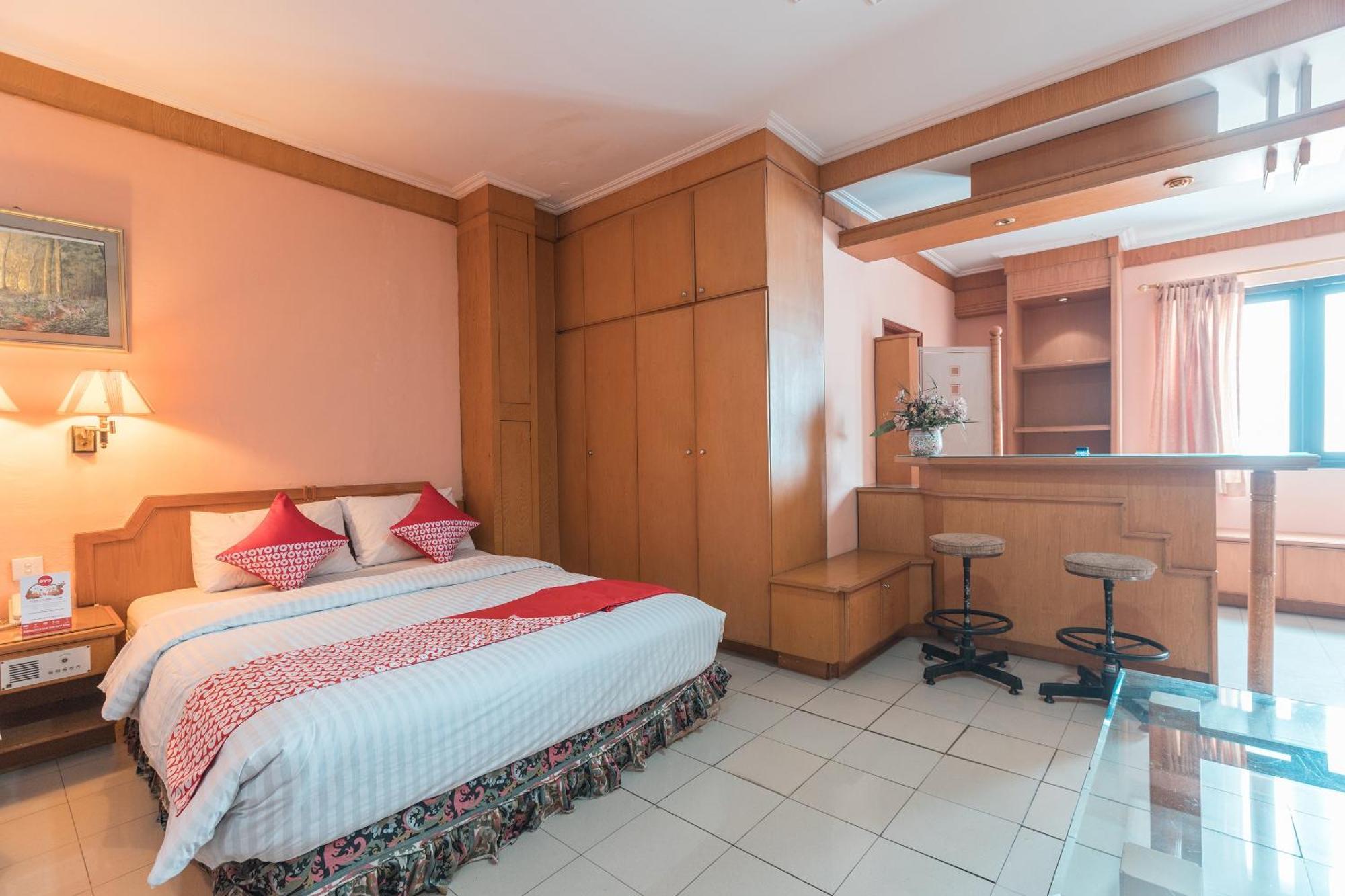 Oyo 671 Hotel Capitol Cakarta Dış mekan fotoğraf