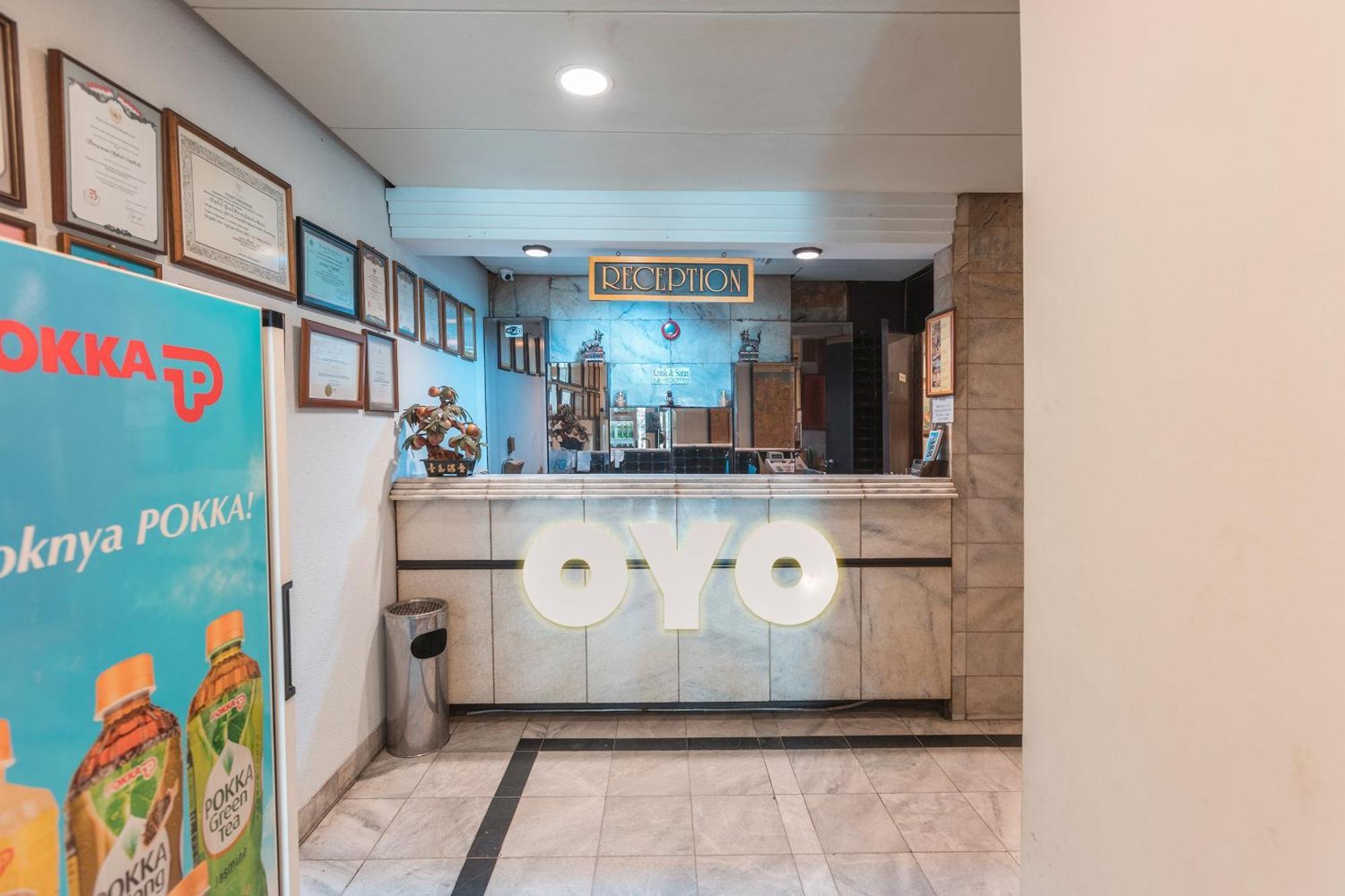 Oyo 671 Hotel Capitol Cakarta Dış mekan fotoğraf