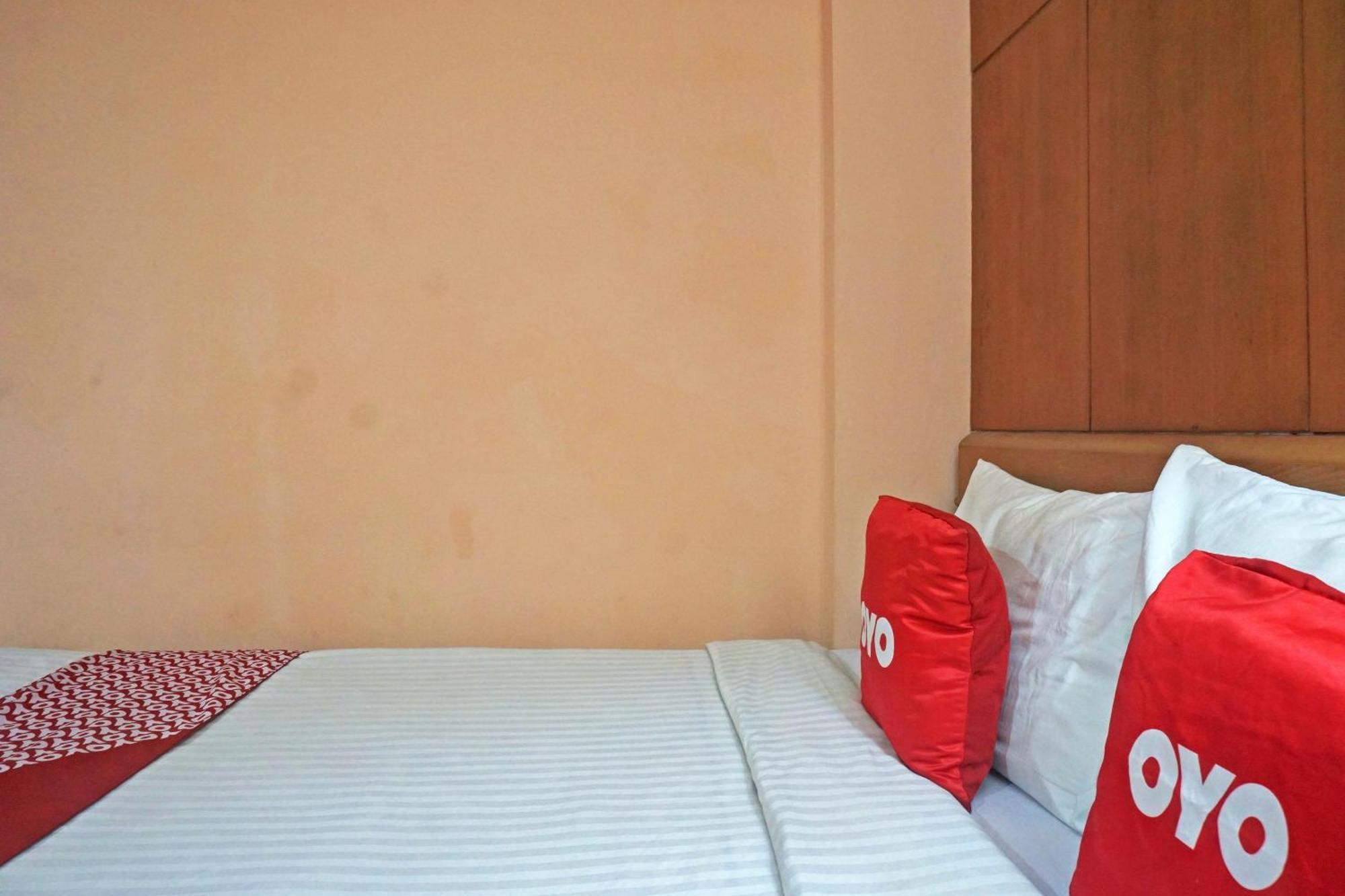 Oyo 671 Hotel Capitol Cakarta Dış mekan fotoğraf