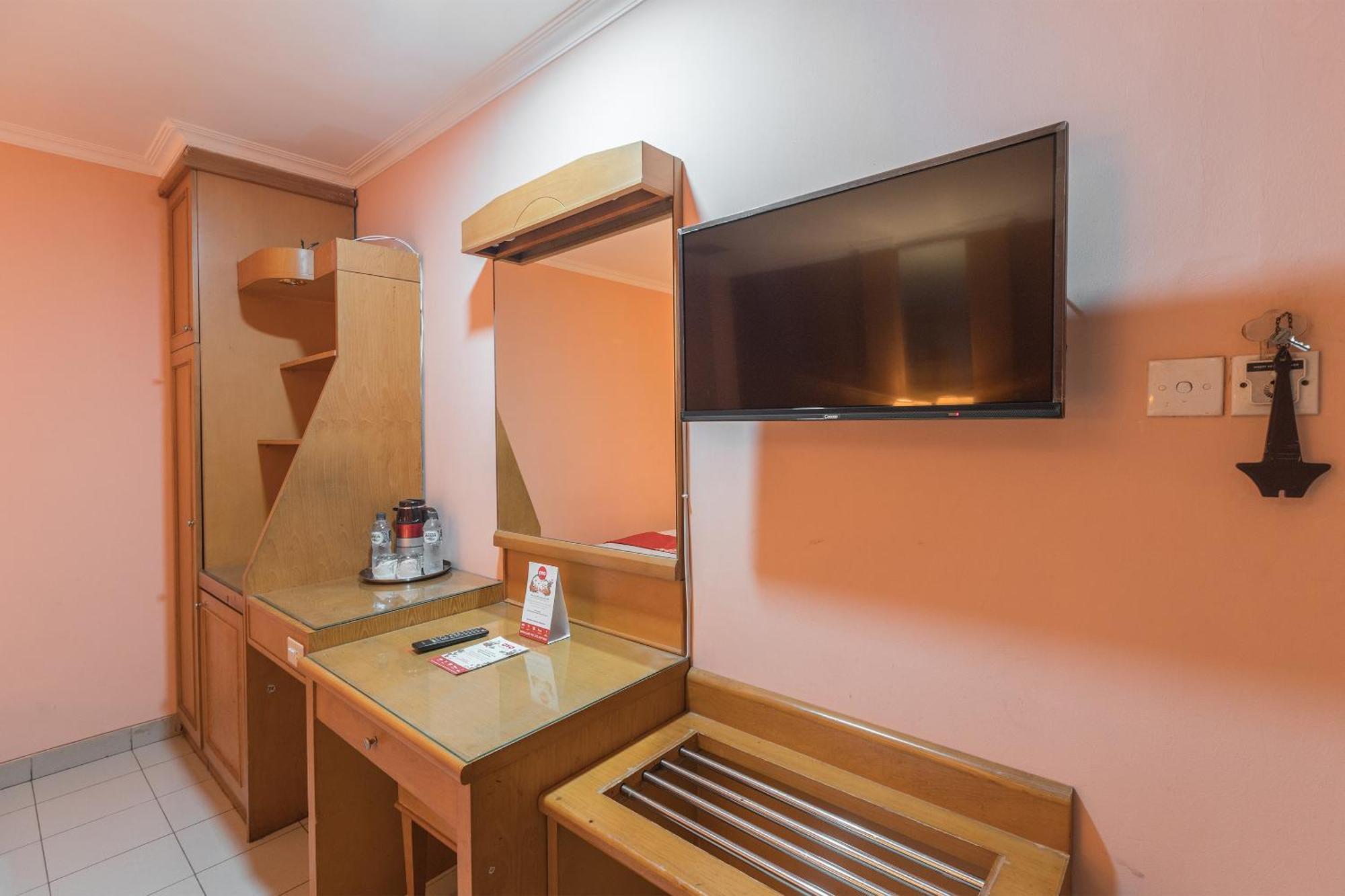 Oyo 671 Hotel Capitol Cakarta Dış mekan fotoğraf