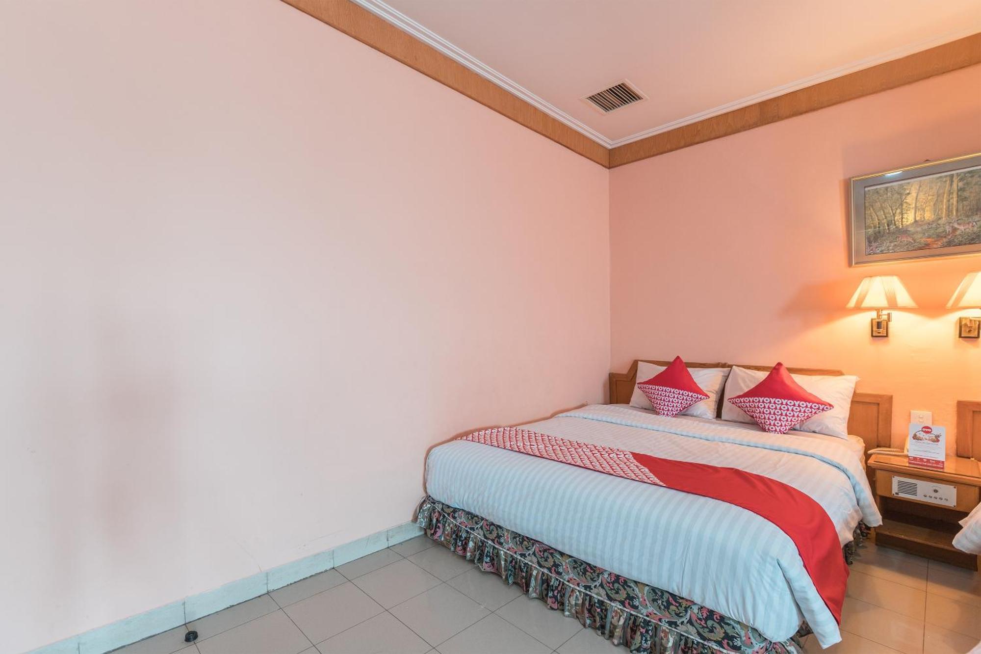 Oyo 671 Hotel Capitol Cakarta Dış mekan fotoğraf