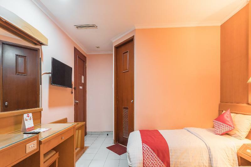 Oyo 671 Hotel Capitol Cakarta Dış mekan fotoğraf